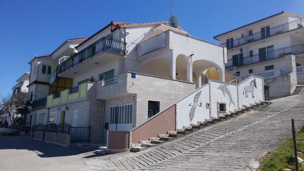 Apartment Karmen Trogir Exterior foto